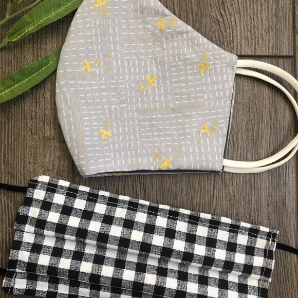 2 Cotton neutral fabric masks handmade - Picture 2 of 5